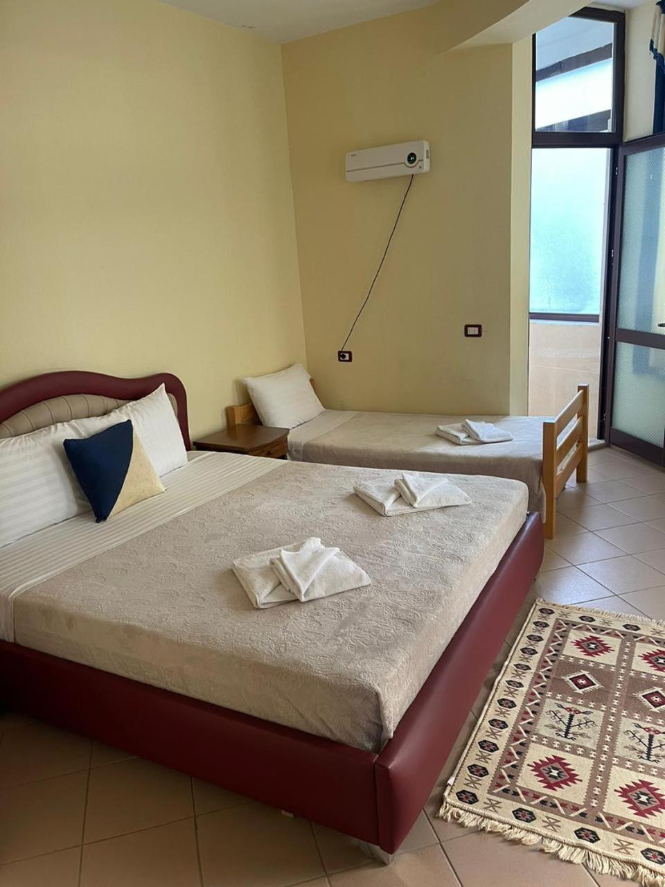 Hotel Saint Marena Pogradec Kültér fotó