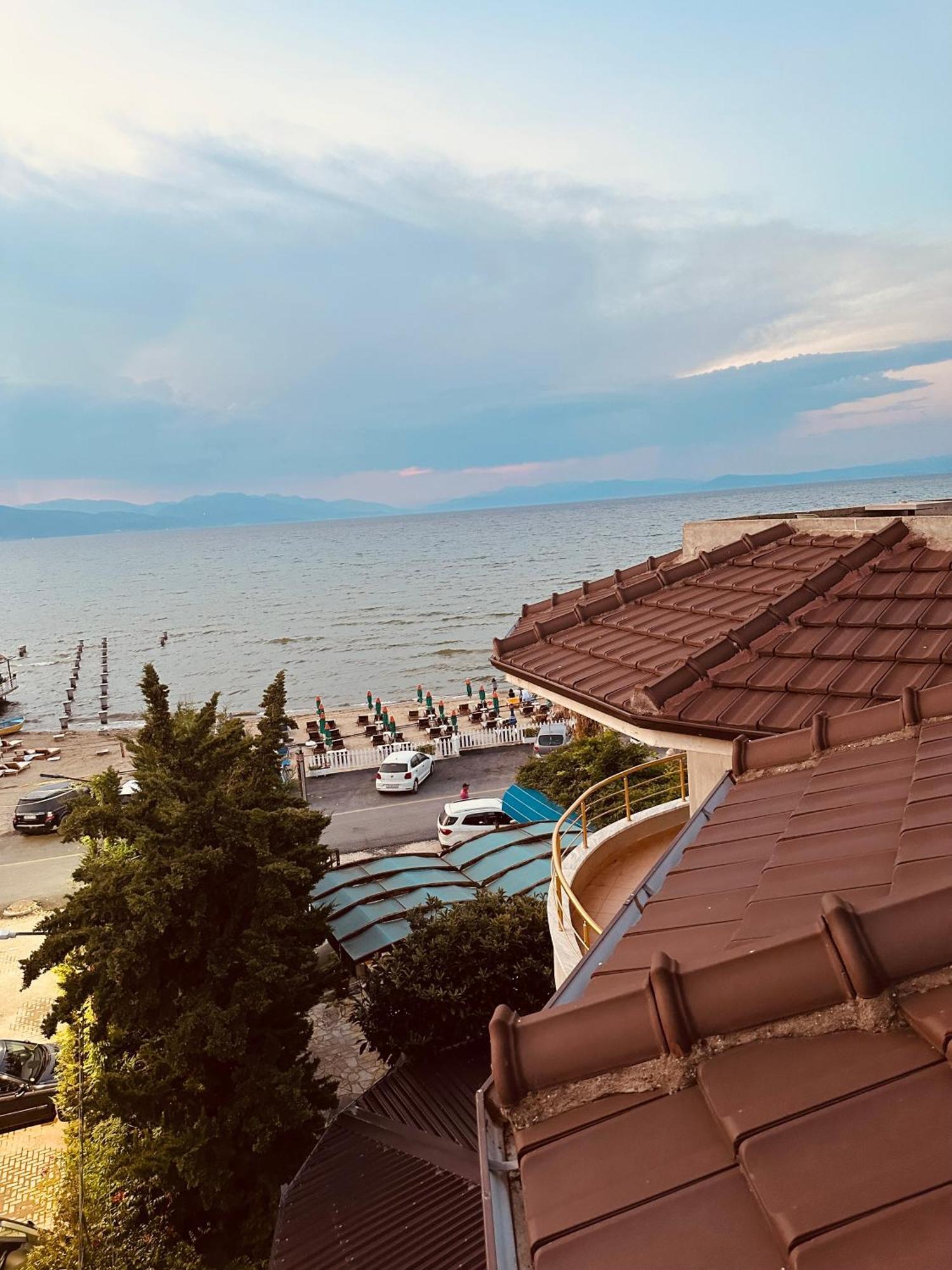 Hotel Saint Marena Pogradec Kültér fotó