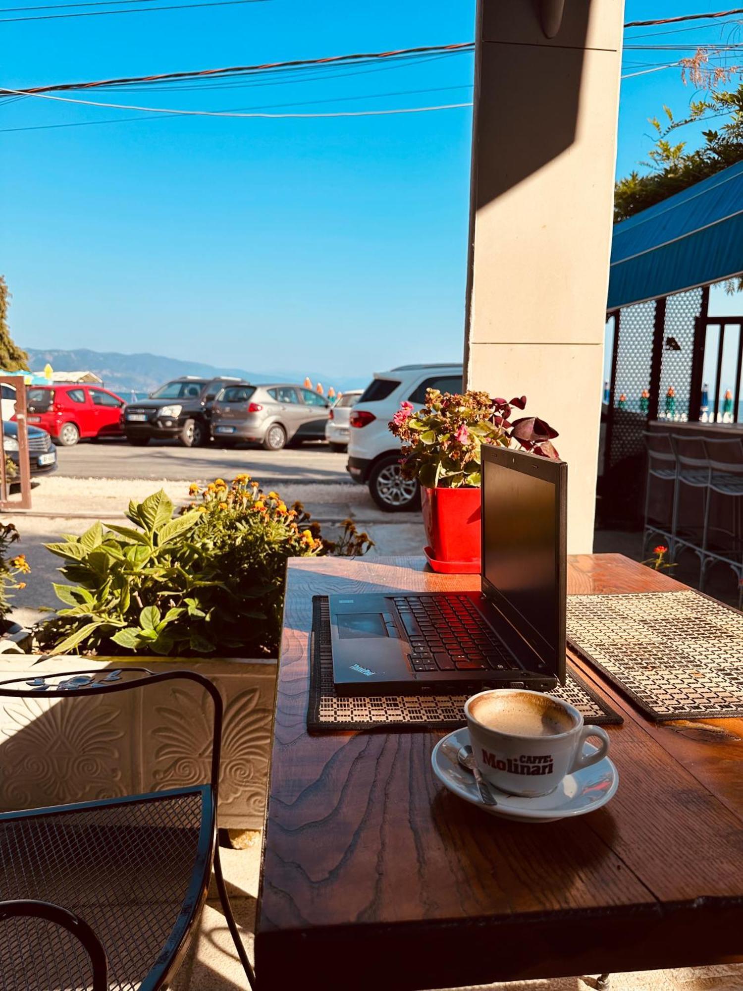 Hotel Saint Marena Pogradec Kültér fotó