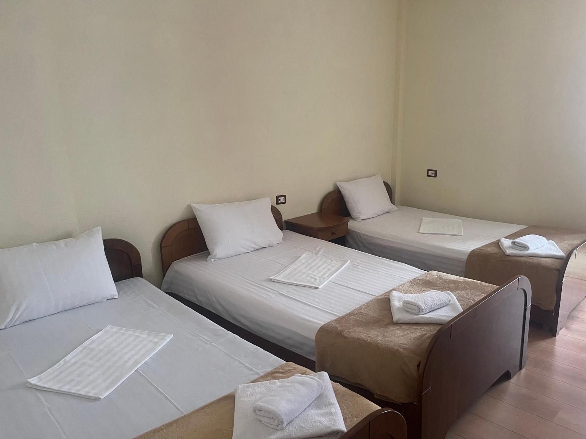 Hotel Saint Marena Pogradec Kültér fotó